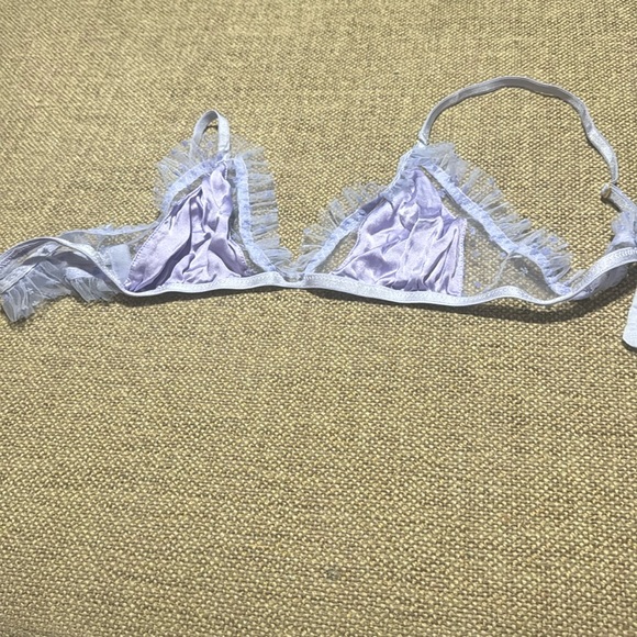 LE PETIT TROU size 34B bra - Picture 1 of 3